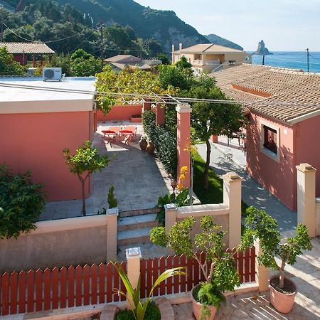 Amalia Cottages Айос-Гордіос Екстер'єр фото